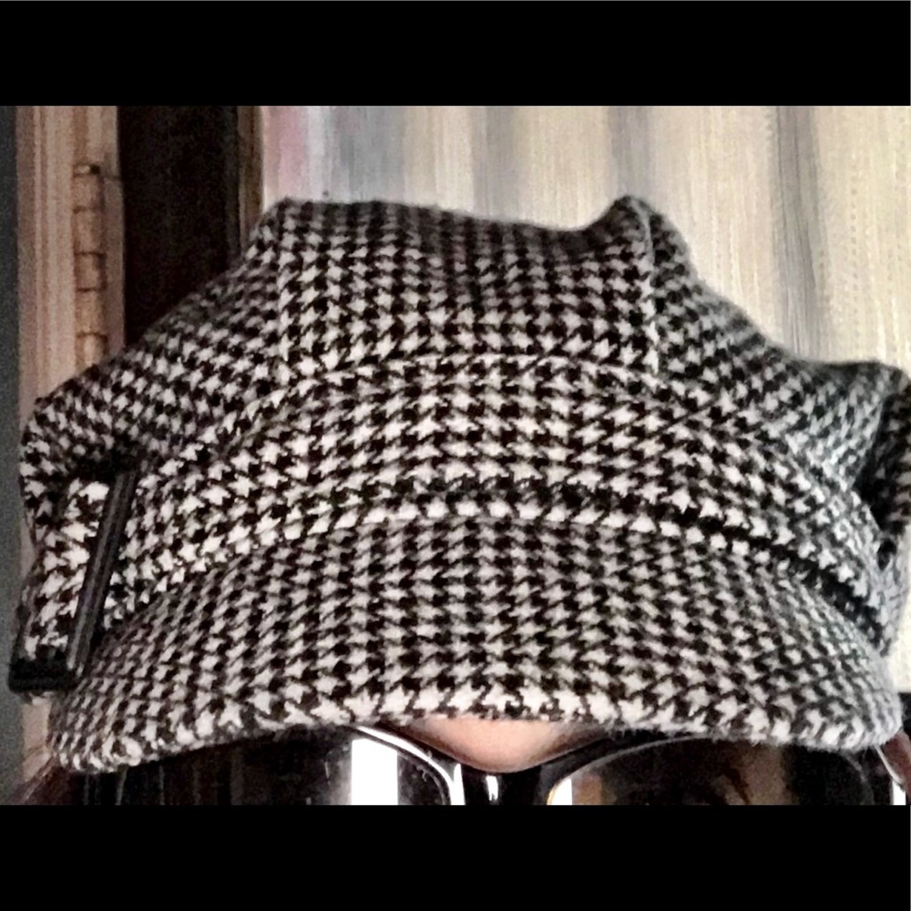 Hat - Picture 4 of 8